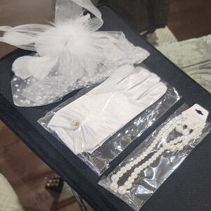 Elegant White Sateen Gloves and Pearl Necklace Wedding  Set 5 Pc New